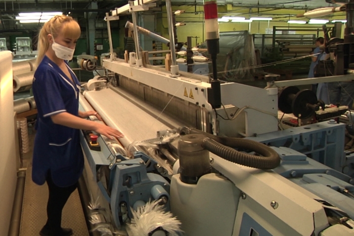 В Уфе на заводе «Стеклонит» и сегодня используют стеклянные шарики в производстве / Фото: gtrk.tv