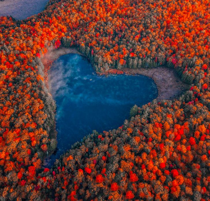 20 человек, которые ради потрясающего снимка были готовы спать под открытым небом и карабкаться ночью по горам