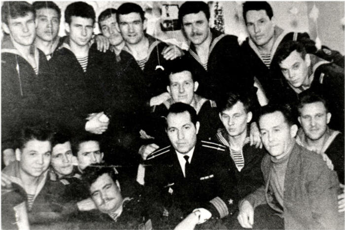 Экипаж подлодки К-129. /Фото: im0-tub-ua.yandex.net Экипаж подлодки К-129. /Фото: im0-tub-ua.yandex.net