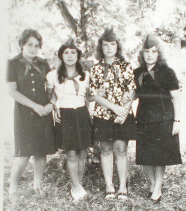 Пионерская любовь и лагерные соблазны Пионерская любовь и лагерные соблазны