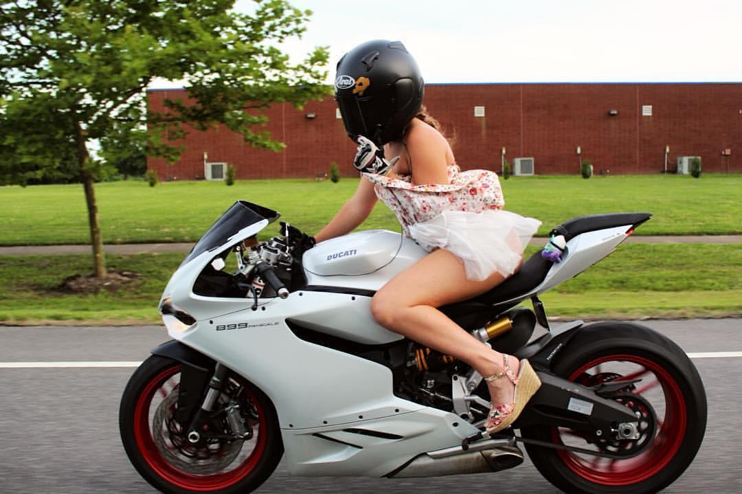 Фетиш недели: мотодивы