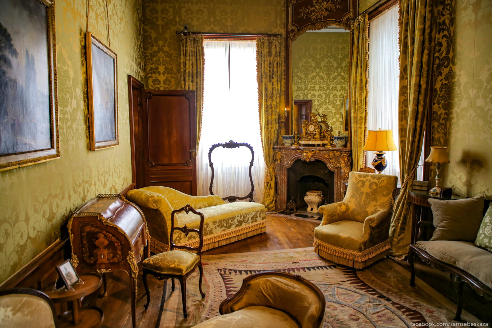 Komnata dla posidetʹ i...