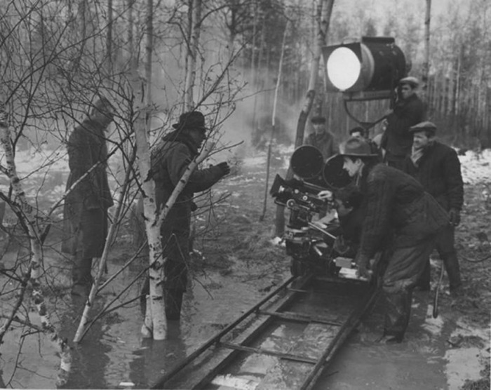 На съемках фильма «Летят журавли». / Фото: https://kinoart.ru