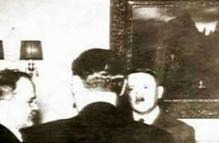 Что за картина висела в кабинете Гитлера, в комнате Ленина и в салоне гадалки мадам Грицацуевой?