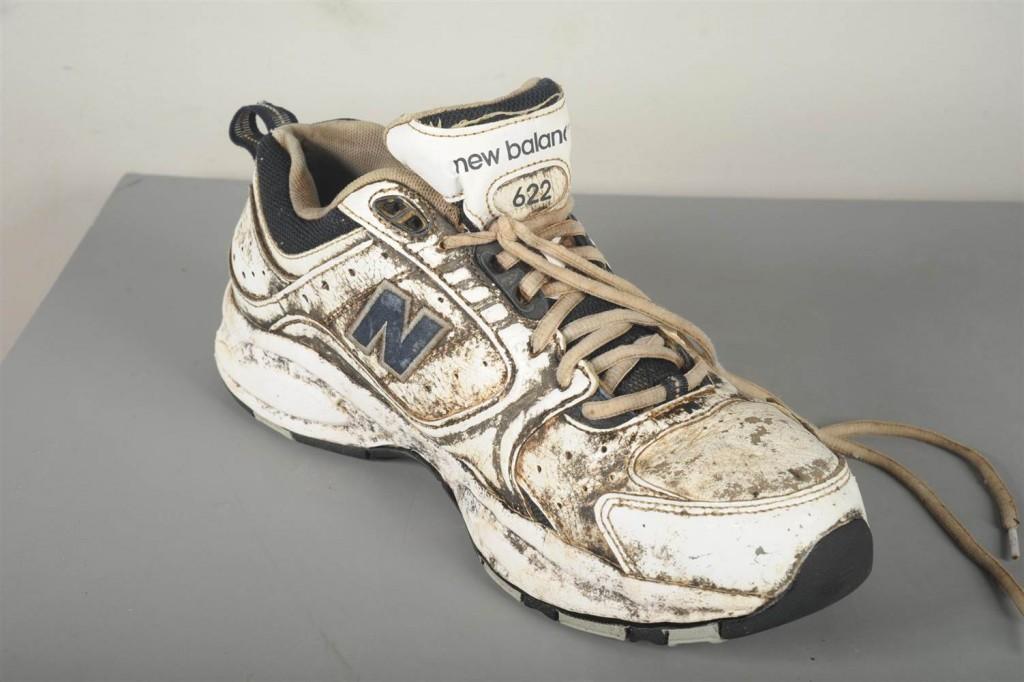 На пляжах моря Селиш регулярно находят ступни утопленников в кроссовках: ученые выяснили их происхождение