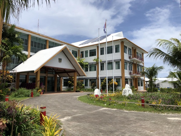 Здание правительства и Национальный банк в Фунафути / Фото: svenlucaworld.com Здание правительства и Национальный банк в Фунафути / Фото: svenlucaworld.com