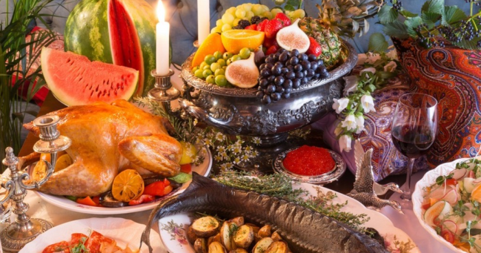 Практически все блюда и даже напитки в то время приправлялись обильно чесноком / Фото: ok.ru Практически все блюда и даже напитки в то время приправлялись обильно чесноком / Фото: ok.ru