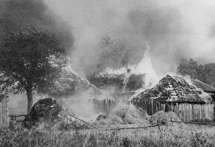 То, что нельзя было вывезти полагалось уничтожить. То, что нельзя было вывезти полагалось уничтожить.