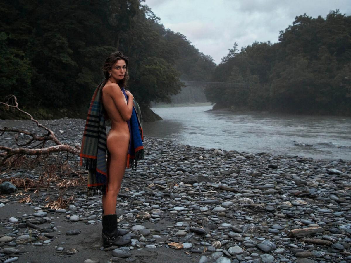 Девушки на снимках Лахлан Бейли