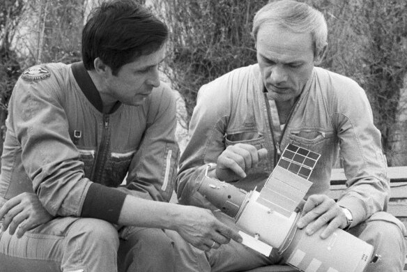 Виктор Савиных и Владимир Джанибеков ("Салют-7", 1985)