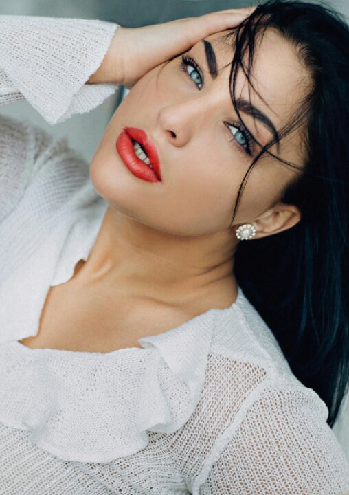 Юлия Лаврова — модель plus-size из Санкт-Петербурга