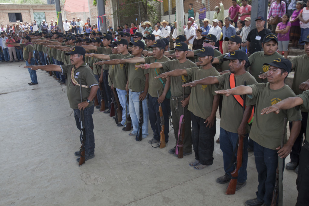 Фотография: Как простая мексиканка Нестора Сальгадо объявила войну наркокартелям №7 - BigPicture.ru