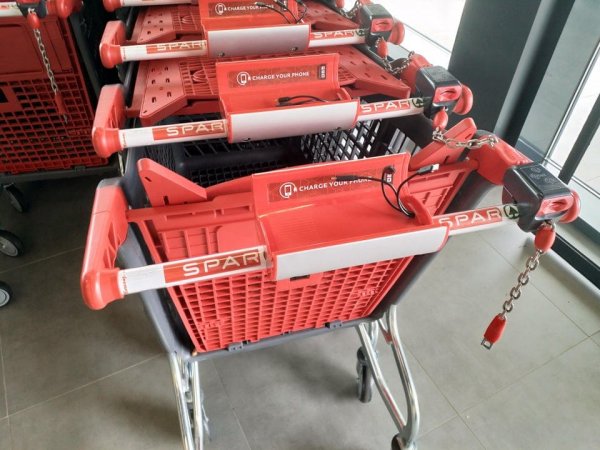 Супермаркеты в Испании заботятся о заряде вашего телефона