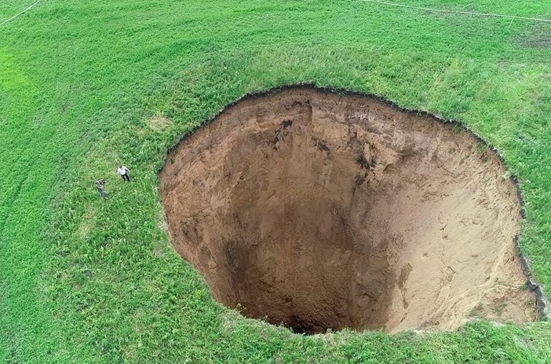 6. Воронка с шестнадцатиэтажный дом 6. Воронка с шестнадцатиэтажный дом