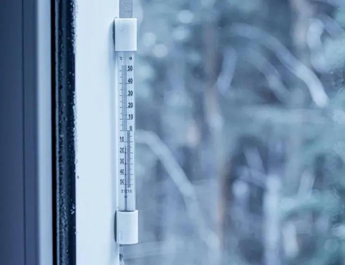 Почему на севере и востоке России зима переносится легче? -20ºC в Якутске и -10ºС в Москве одинаковы? Объясняю просто Почему на севере и востоке России зима переносится легче? -20ºC в Якутске и -10ºС в Москве одинаковы? Объясняю просто