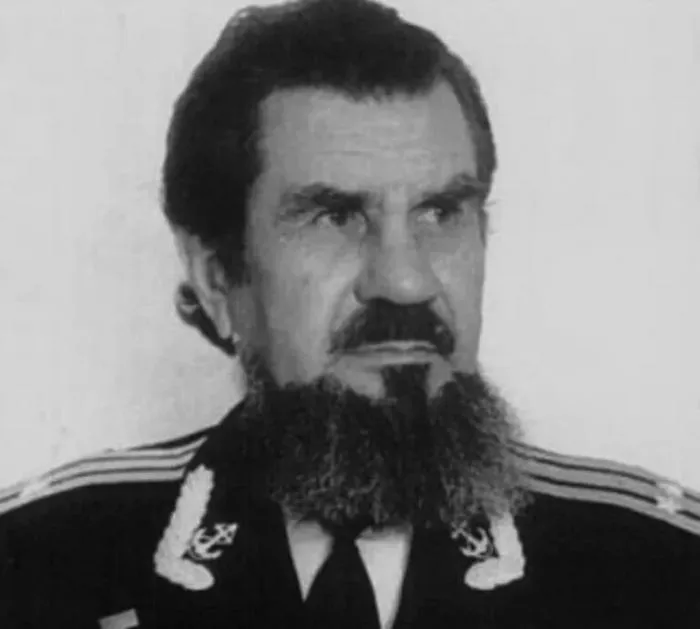 Как взять в плен 3500 солдат если у тебя всего 140 бойцов. История легендарного морпеха Виктора Леонова Как взять в плен 3500 солдат если у тебя всего 140 бойцов. История легендарного морпеха Виктора Леонова