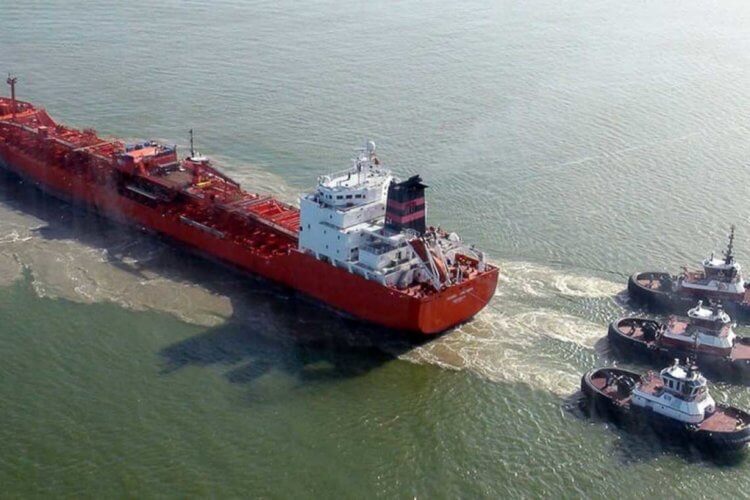 Какие существуют способы буксировки кораблей. Для буксировки больших кораблей могут использоваться несколько буксиров. Какие существуют способы буксировки кораблей. Для буксировки больших кораблей могут использоваться несколько буксиров. Фото.