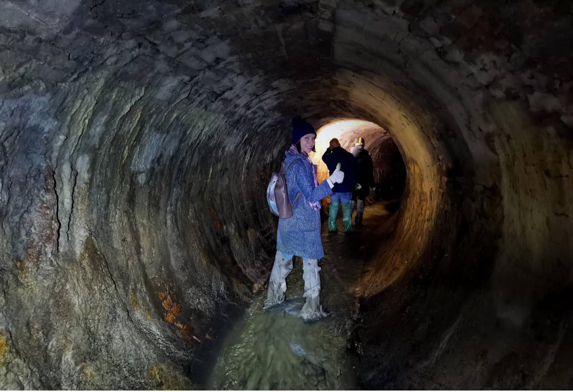 Восемь человек пропали на экскурсии по подземным коллекторам во время сильного ливня в Москве