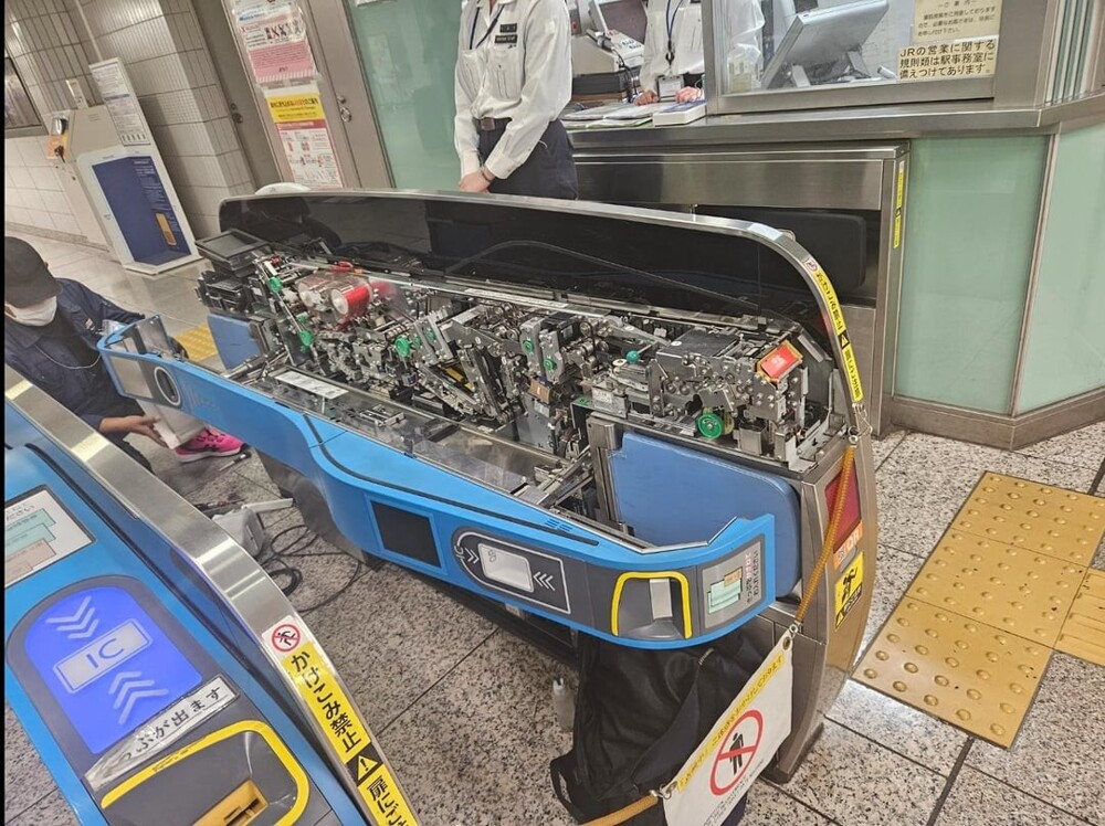 5. Автомата по продаже билетов метро в Японии