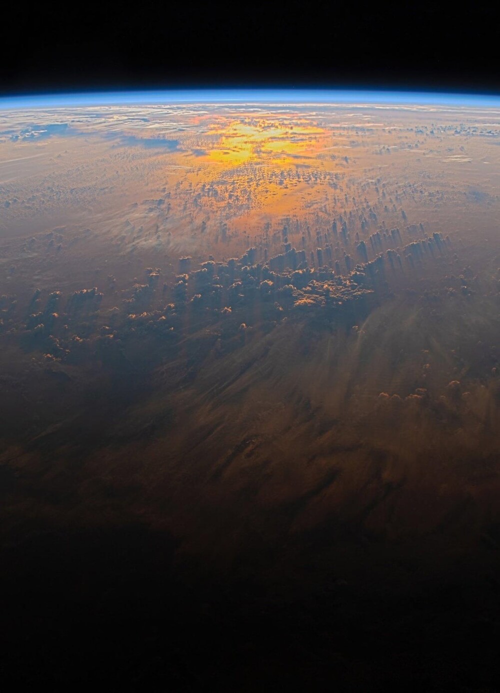 10. Закат над Тихим океаном, фото с борта МКС 10. Закат над Тихим океаном, фото с борта МКС