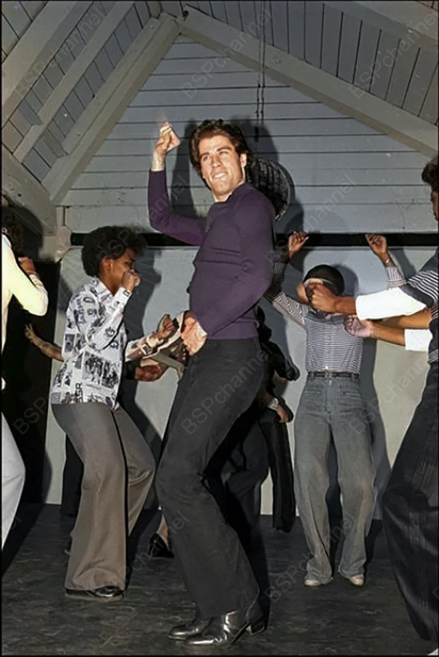 Джон Траволта на репетиции фильма &amp;quot;Лихорадка субботним вечером&amp;quot;, 1976 год.