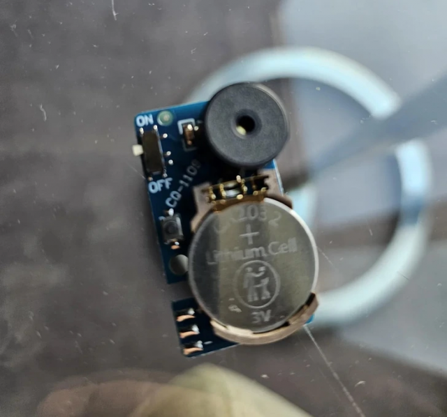 «Нашел у себя под кроватью в отеле»