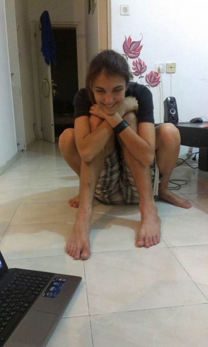 На фотографии пара людей На фотографии пара людей