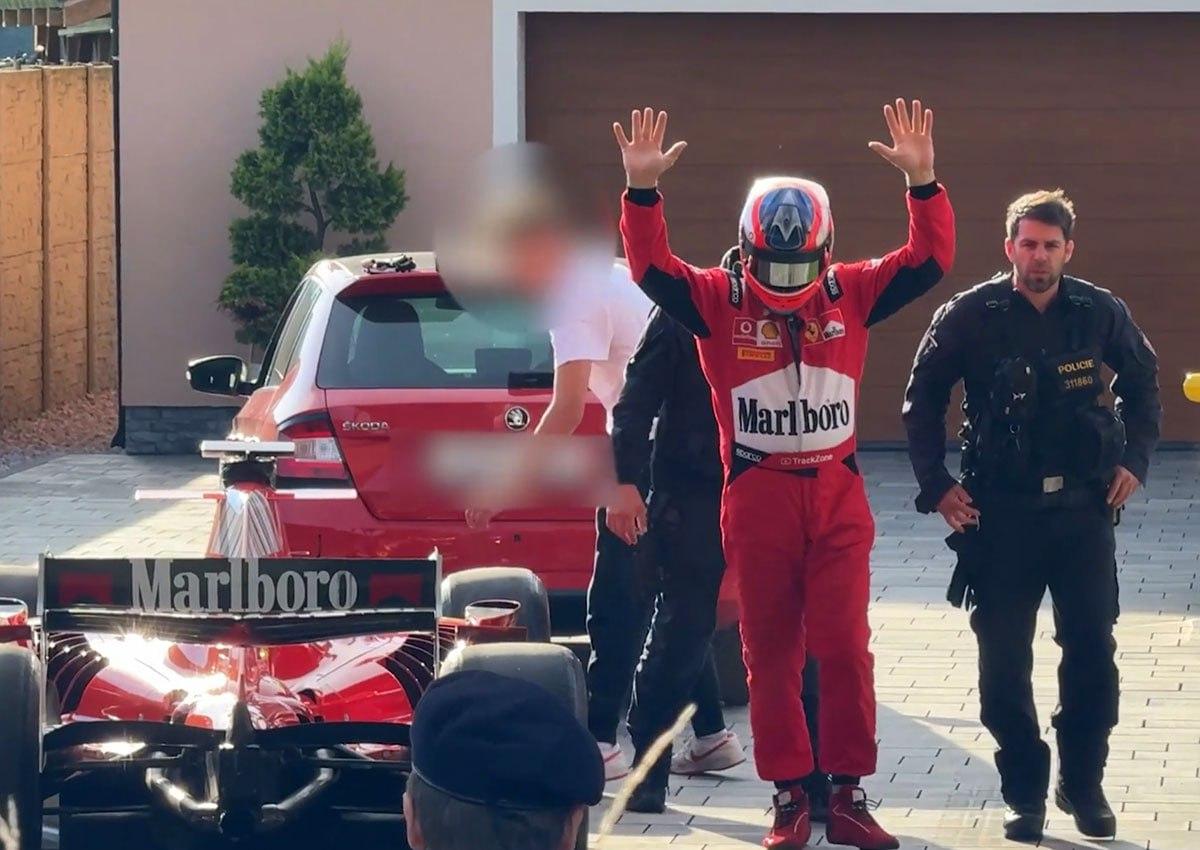 В Чехии поймали «призрачного гонщика» на болиде «Ferrari» — таинственного лихача разыскивали 6 лет, но каждый раз он уходил от погони