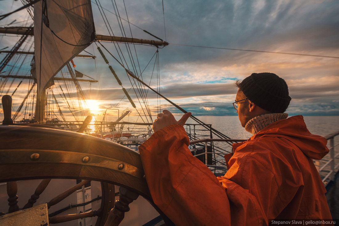 парусник мир, штурвал