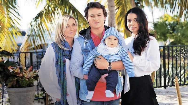 Российские звёзды, подарившие семью чужим детям Российские звёзды, подарившие семью чужим детям