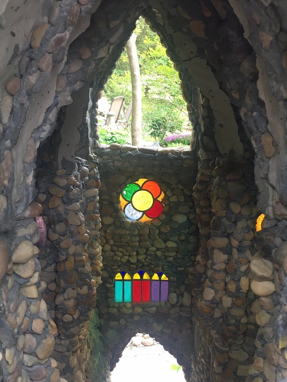 Сказочный мир Калхуна, собранный из камешков Сказочный мир Калхуна, собранный из камешков