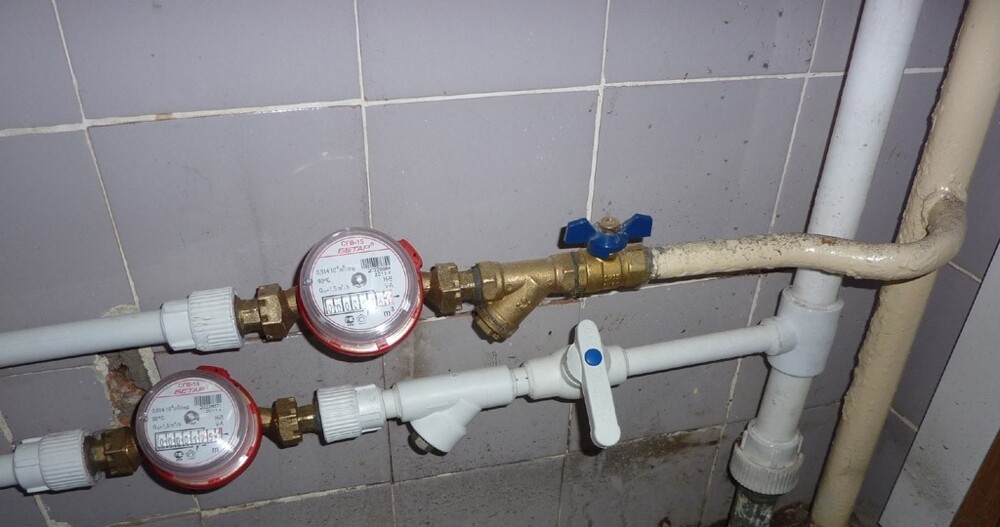 Есть в коммунальном аду отдельный котел — для тех, кто забывает вовремя делать поверку счетчиков. Коммунальщики этот котел обожают. Они греют на нем руки, ноги и свои годовые отчеты о прибыли Есть в коммунальном аду отдельный котел — для тех, кто забывает вовремя делать поверку счетчиков. Коммунальщики этот котел обожают. Они греют на нем руки, ноги и свои годовые отчеты о прибыли