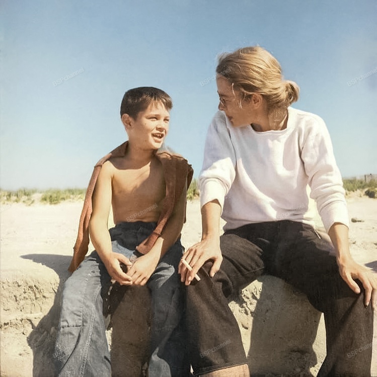 Интересная фотоподборка известных личностей СССР и мира в детстве и юности