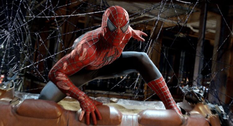 3 суперспособности, с которыми рождаются некоторые люди. Некоторые люди могут узнать знакомого по одному лишь силуэту или походке, даже не видя лица. Кадр из фильма «Человек-паук 3: Враг в отражении». Фото.