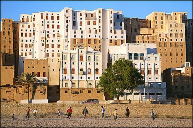 Древнейшие небоскребы города Шибама (Йемен)