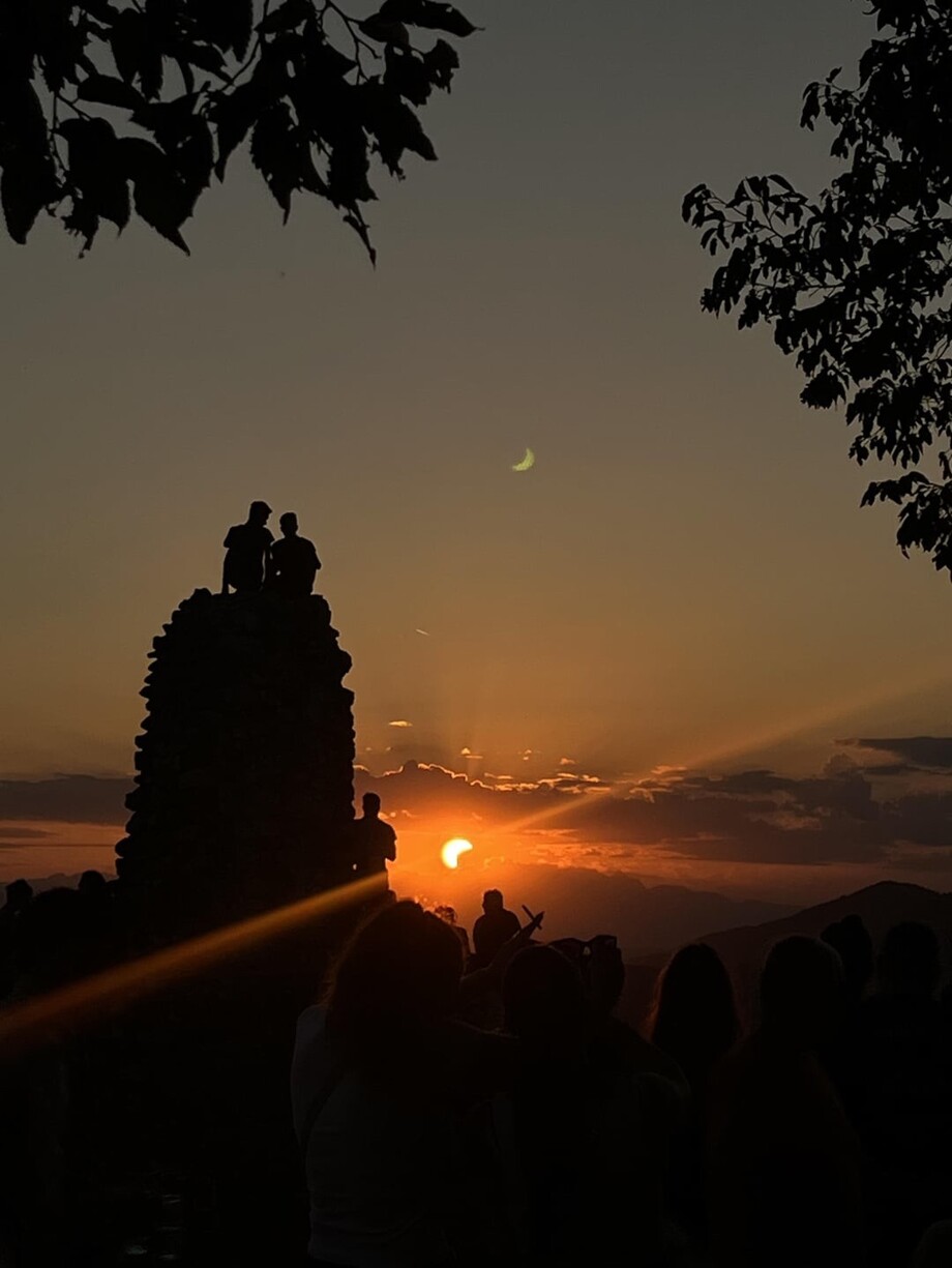 13. Встреча солнца и луны 13. Встреча солнца и луны